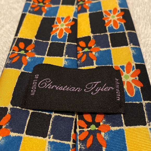 Brand New Trendy Tie By CHRISTIAN TYLER of London - Picture 3 of 3